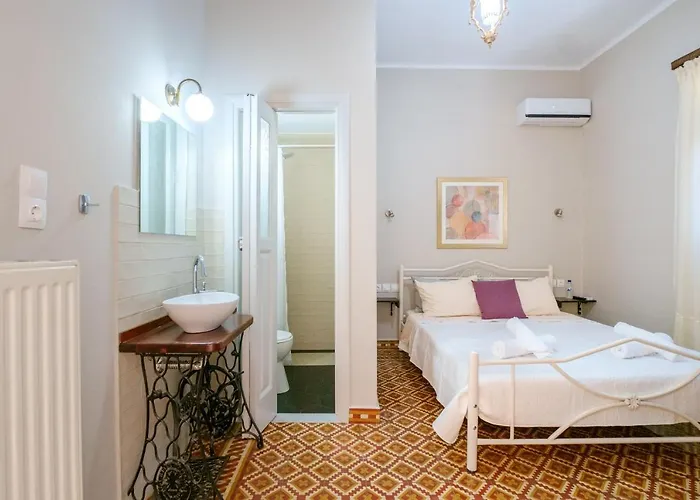 Dom wakacyjny Grandma's Chic In Chania Venetian Harbor *