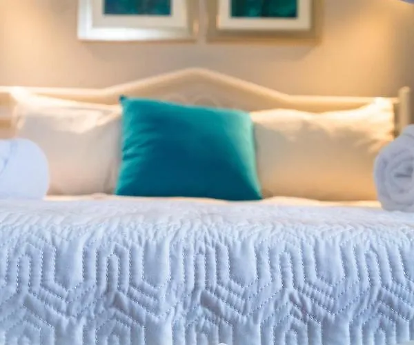 Grandma's Chic In Chania Venetian Harbor